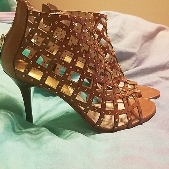 Michael Kors Camel Brown Cage Heels w/Gold Details - Picture 2 of 8